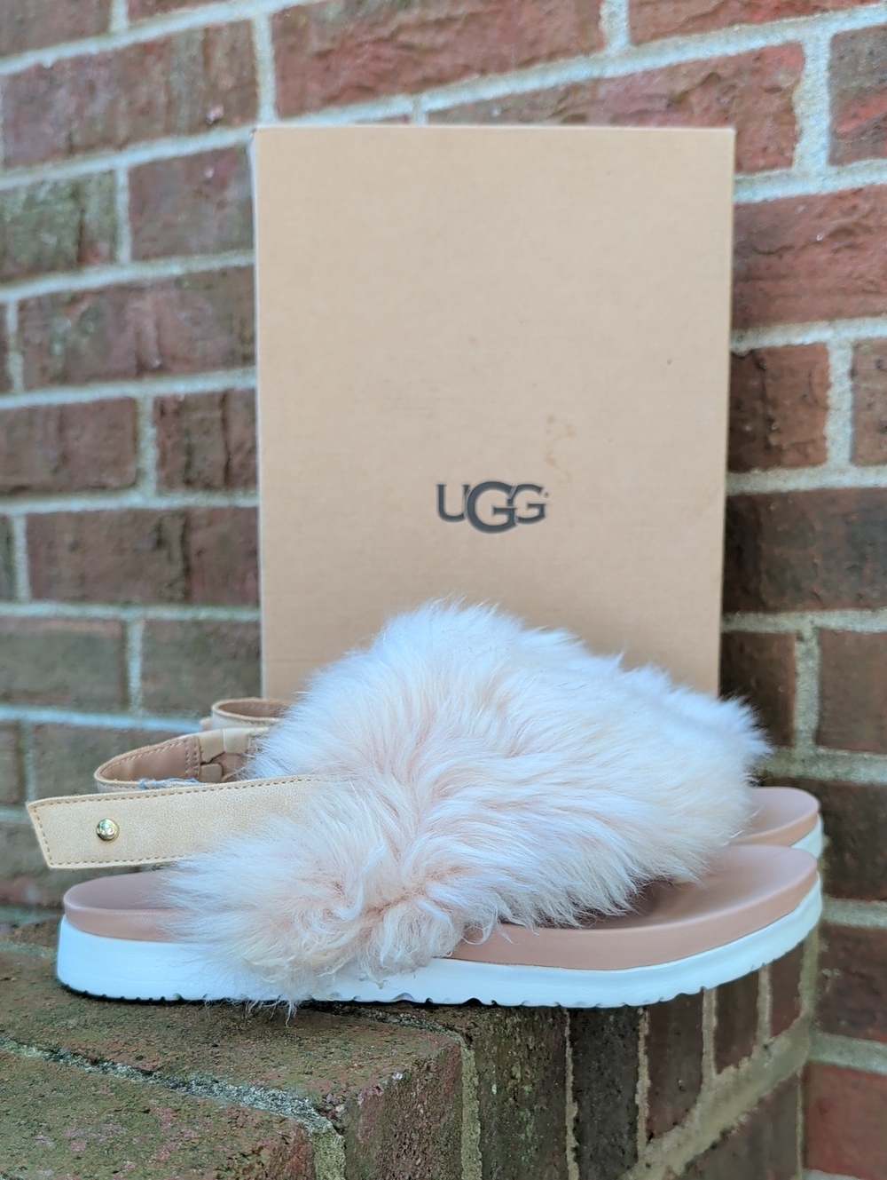 UGG Women's Ochre Holly Faux Fur Sandals Size 6 (1381)